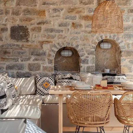 Pleiades Naxos2 *